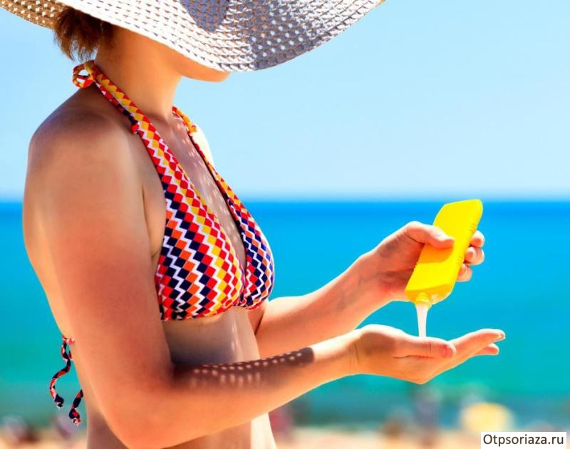 Нанесение крема для загара Нанесение крема для загара